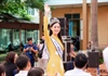 Về thăm trường cũ, Tân hoa hậu Lương Thùy Linh bất ngờ được tổ chức sinh nhật