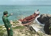 Trục vớt xác tàu King Rich trôi dạt trên vùng biển Cù Lao Chàm